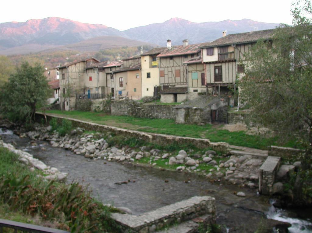 Albergue Turistico Valle Del Ambroz Hervás Exterior photo
