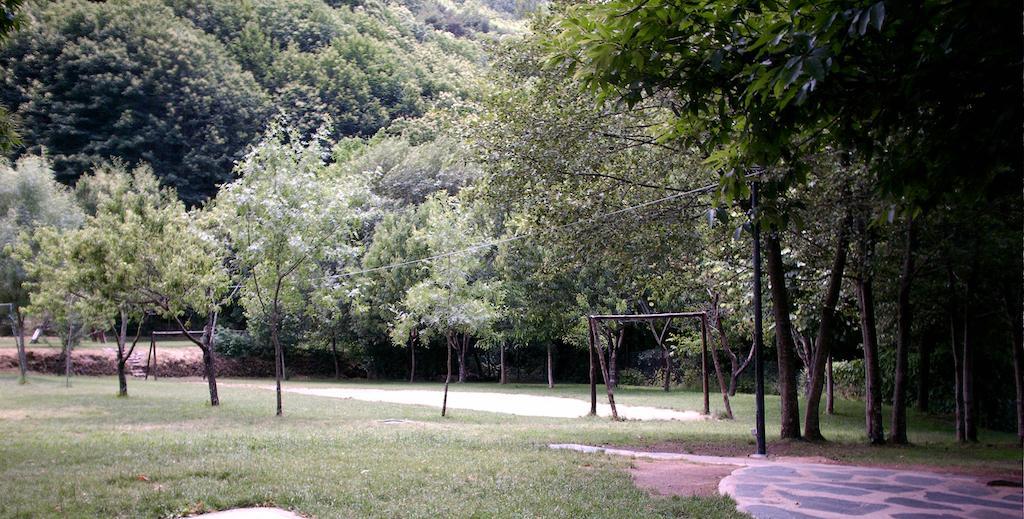 Albergue Turistico Valle Del Ambroz Hervás Exterior photo