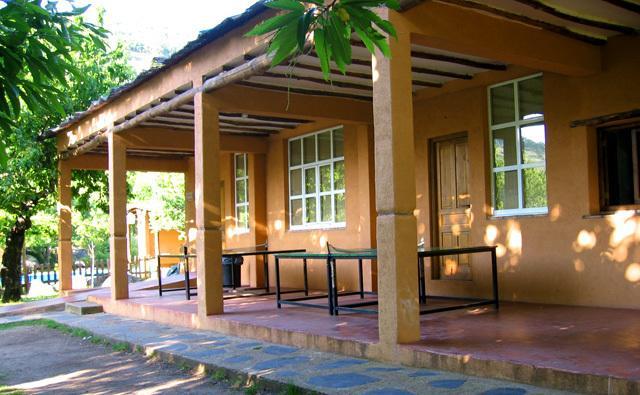 Albergue Turistico Valle Del Ambroz Hervás Exterior photo